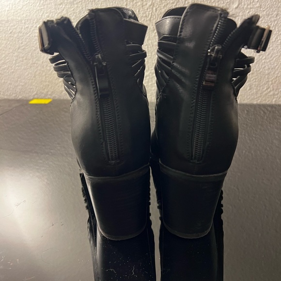 Torrid Bootie Size 10W - Picture 3 of 5